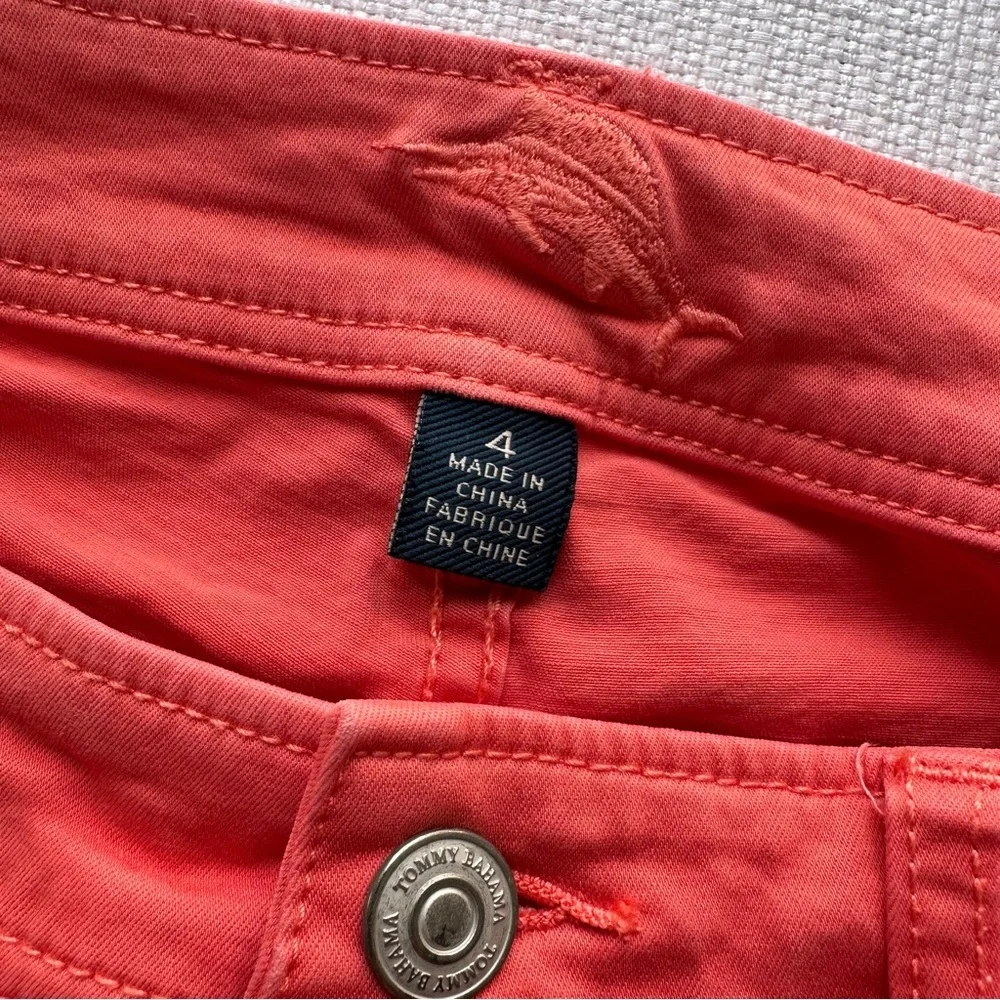 Tommy Bahama Denim Coral Clam Digger Shorts Pants, Size 4